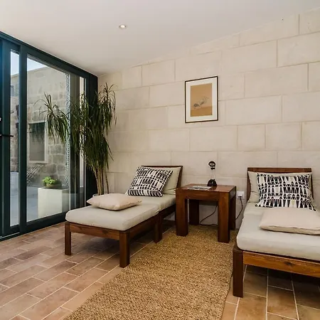 Apartamento Antica, With A Private Swimming Pool Mocici