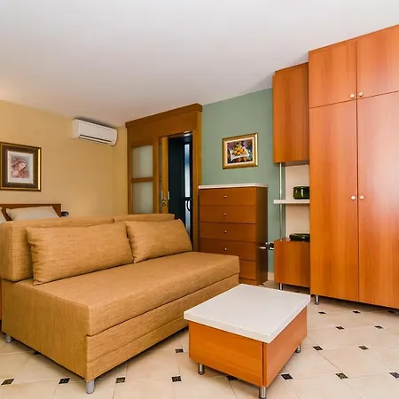 Apartamento Antica, With A Private Swimming Pool