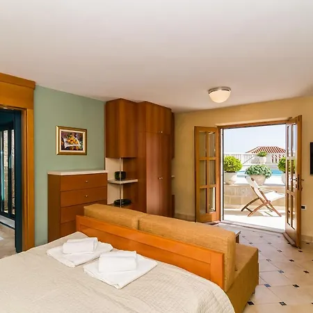 Antica, With A Private Swimming Pool Apartment *