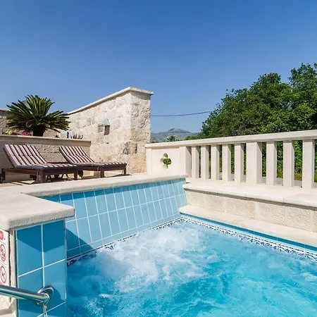 Antica, With A Private Swimming Pool Apartment *