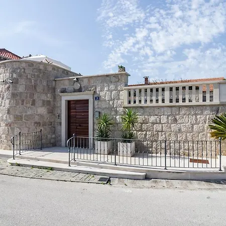 Antica, With A Private Swimming Pool Apartment Mocici