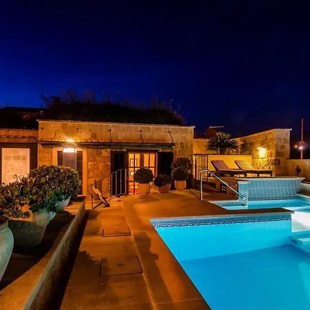 Antica, With A Private Swimming Pool Apartment Mocici